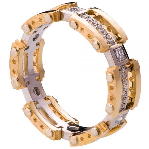 טבעת בעיצוב ארכיטקטוני עשויה זהב צהוב ומשובצת יהלומים – BNG #7 טבעות נישואין