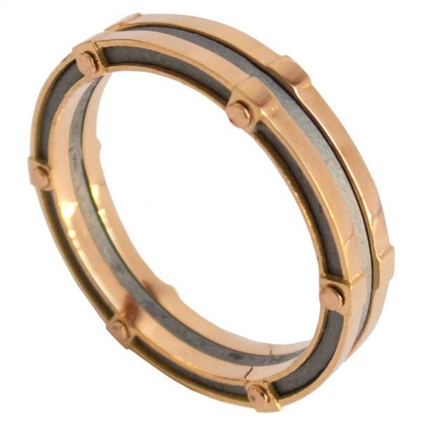 טבעת נישואין בעיצוב מודרני עשויה בעבודת יד, מורכבת משילוב של כסף וזהב אדום BNG #8 טבעות נישואין