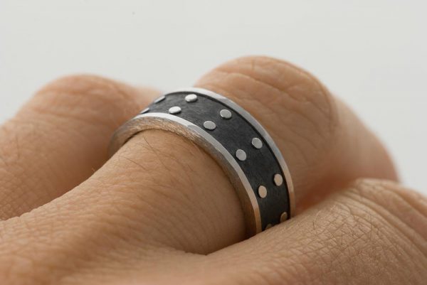טבעת בעיצוב ארכיטקטוני עשויה פלטינה וכסף – BNG #4 טבעות נישואין