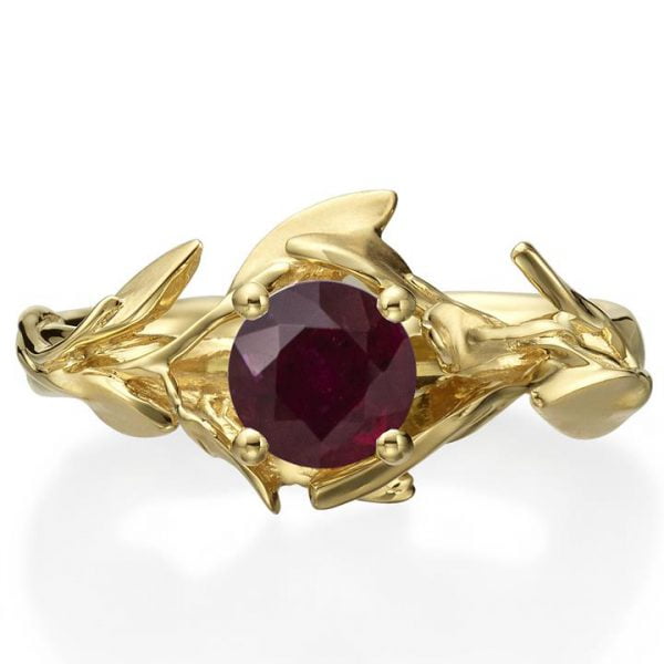 טבעת מקורית בהשראת הטבע עשויה זהב צהוב ומשובצת רובי – Leaves #4 טבעות אירוסין