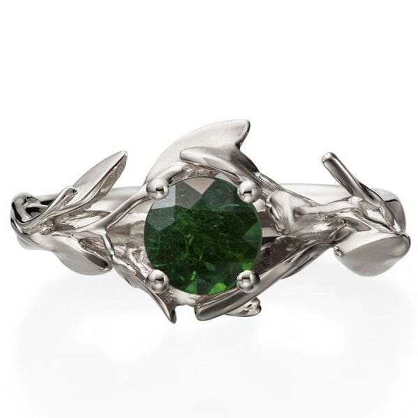 טבעת מעוטרת עלים עשויה פלטינה ומשובצת אמרלד – Leaves #4 טבעות אירוסין