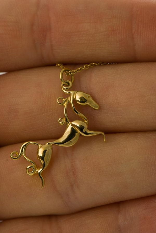 תליון סוס בעבודת יד עשוי זהב צהוב קטלוג