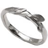טבעת עלים מעודנת עשויה זהב לבן בגימור טבעי  LEAVES #9 טבעות נישואין
