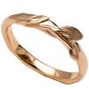 טבעת עלים מעודנת עשויה זהב צהוב בגימור טבעי  LEAVES #9 טבעות נישואין