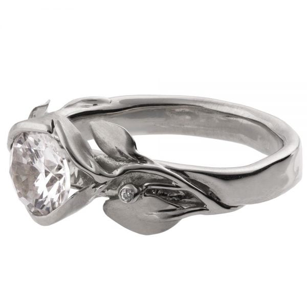 טבעת עלים עשויה זהב לבן ומשובצת מואסניט – Leaves #10 טבעות אירוסין