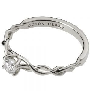 טבעת אירוסין עדינה משובצת יהלום עשויה פלטינה Braided #2S טבעות אירוסין
