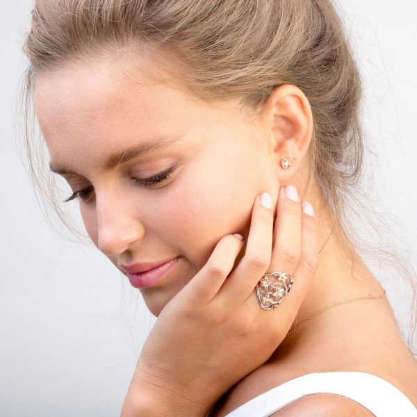 Rose Earrings Platinum and Diamonds Catalogue