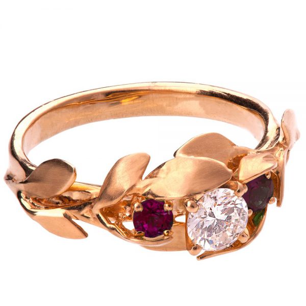 טבעת עלים מזהב אדום משובצת מואסניט ורובי  Leaves #8 טבעות אירוסין
