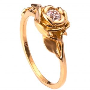 טבעת אירוסין פרחונית זהב אדום משובצת מואסניט Rose #4 טבעות אירוסין