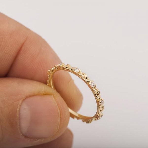 טבעת איטרניטי עשויה פלטינה ומשובצת יהלומים Braided #E1 טבעות נישואין
