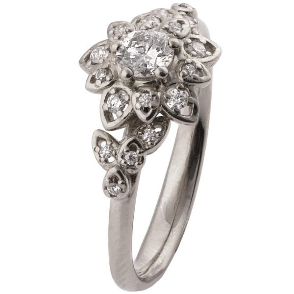טבעת אירוסין בעיצוב פרח משובץ יהלומים בזהב לבן #FLOWER2B טבעות אירוסין
