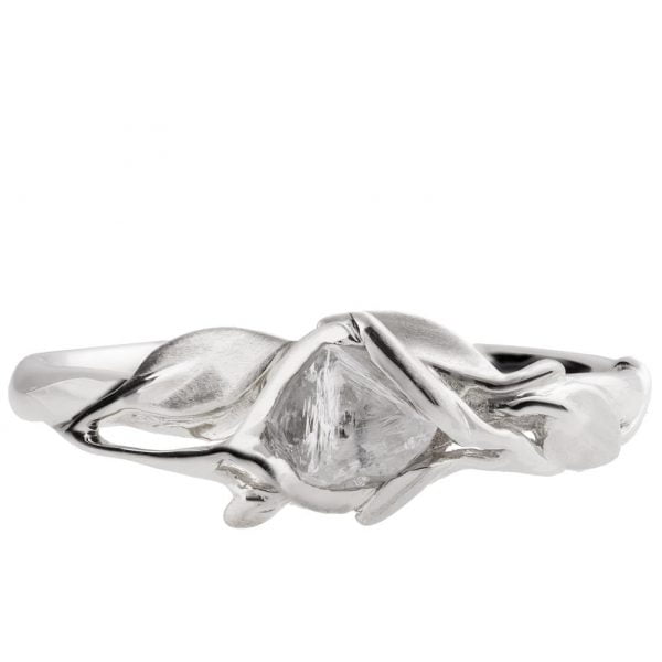 טבעת אירוסין בסגנון עלים משובצת יהלום גולמי עשויה זהב לבן leaves#6 טבעות אירוסין