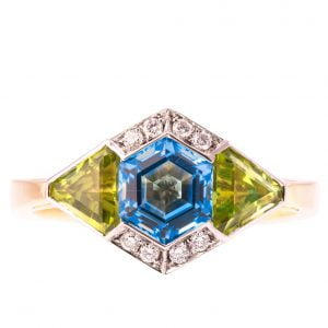 טבעת בסגנון אר דקו בשיבוץ אבני חן ויהלומים עשויה זהב צהוב טבעות אירוסין