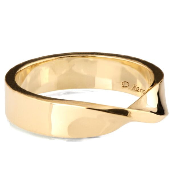 טבעת נישואין בסגנון מוביוס עשויה זהב צהוב Mobius #4 טבעות נישואין
