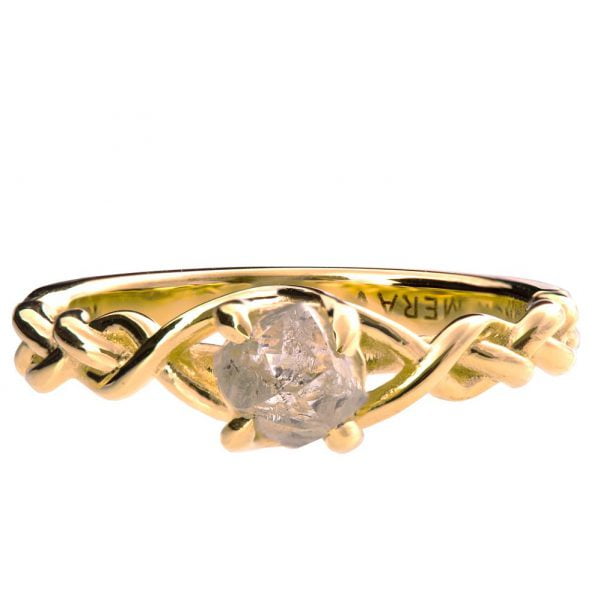 טבעת אירוסין בסגנון צמה קלועה משובצת ביהלום גולמי עשויה זהב צהוב braided#2r טבעות אירוסין
