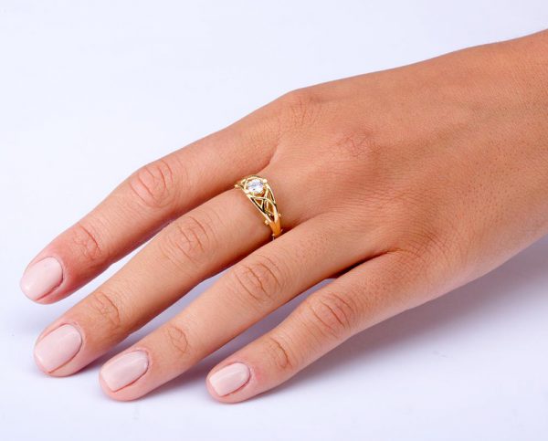 טבעת אירוסין עשויה זהב צהוב משובצת יהלום ENG #14 טבעות אירוסין