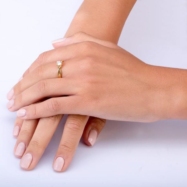 טבעת אירוסין בסגנון קלטי משובצת יהלום עשויה זהב צהוב ENG #15 טבעות אירוסין