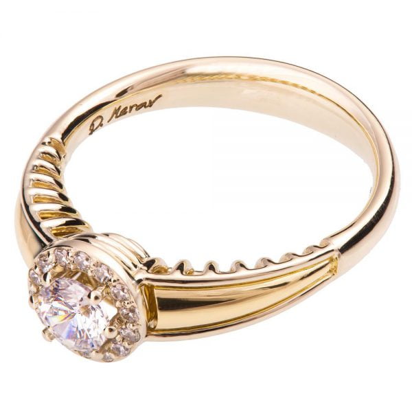 טבעת אירוסין מודרנית בזהב צהוב בשיבוץ יהלומים ENG #27 טבעות אירוסין