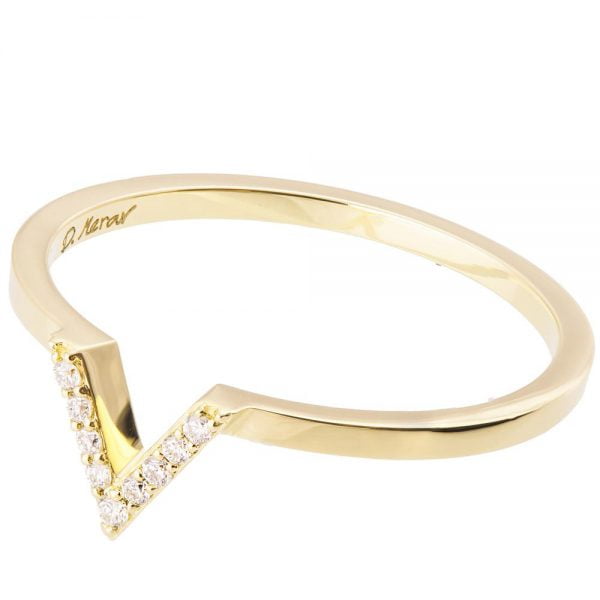 טבעת V מעודנת משובצת יהלומים עשויה זהב צהוב R021 טבעות נישואין