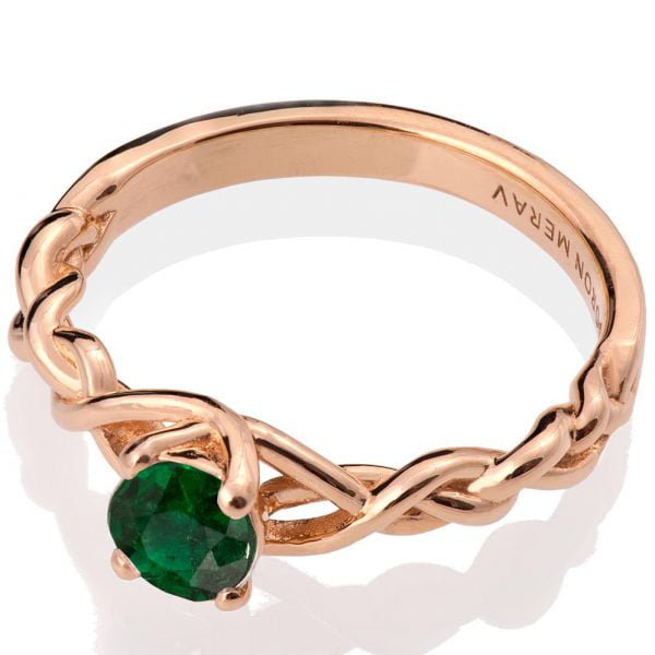 טבעת קלועה בעבודת יד עשויה זהב אדום ומשובצת באבן אמרלד טבעית Braided #2 טבעות אירוסין