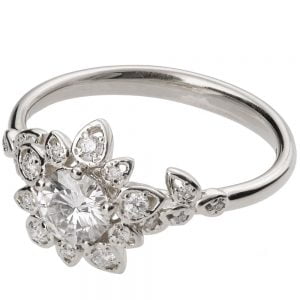 טבעת אירוסין וינטאג’ מזהב לבן משובצת מואסניט ויהלומים Flower 2B טבעות אירוסין