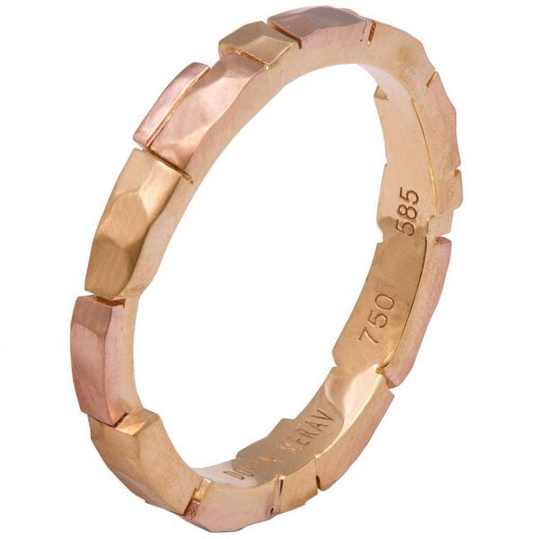 טבעת נישואין בסגנון 'לבנים' עשויה משילוב צבעי זהב Bricks #2 טבעות נישואין