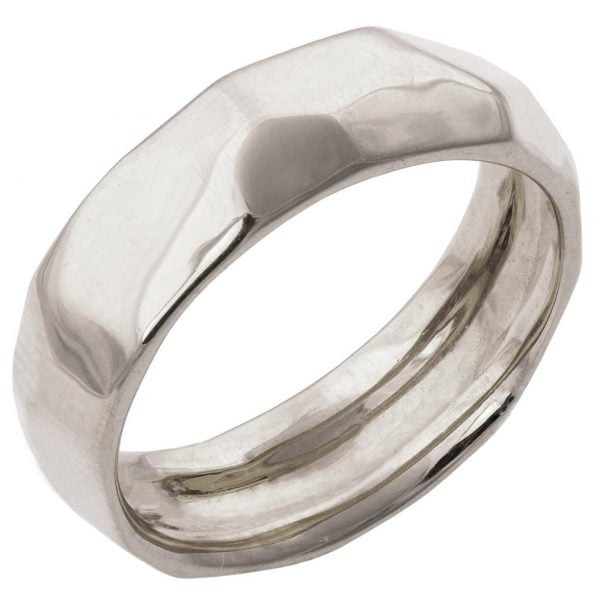 טבעת בטקסטורה מרוקעת עשויה פלטינה Hammered #1 טבעות נישואין
