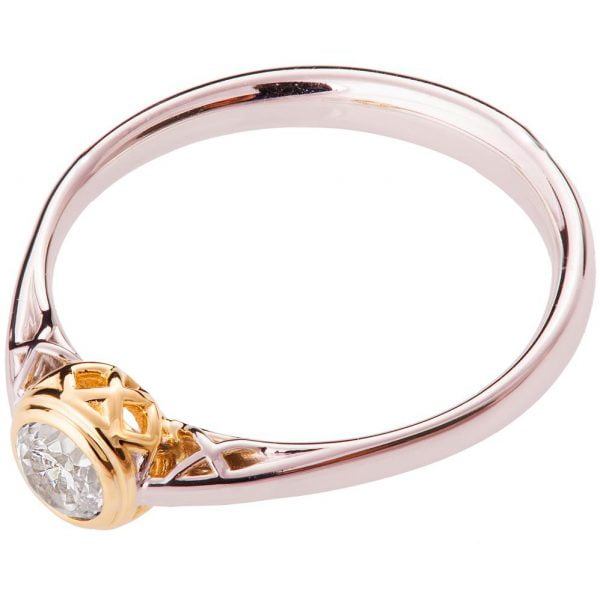 טבעת אירוסין עדינה משובצת יהלום עשויה זהב צהוב R017 טבעות אירוסין