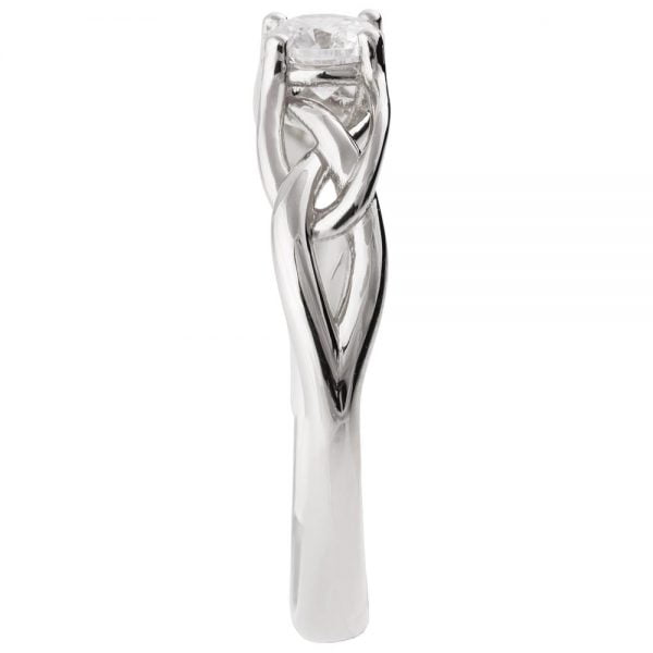 טבעת אירוסין בעיצוב אלגנטי עשויה פלטינה ומשובצת יהלום ENG #16 טבעות אירוסין