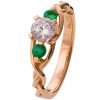 טבעת אירוסין קלועה עשויה פלטינה ומשובצת יהלום ואבני אמרלד Braided #7T טבעות אירוסין