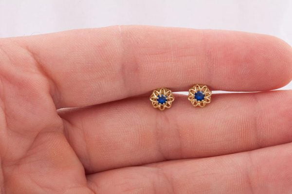 Celtic Earrings Yellow Gold and Sapphires e001 Catalogue