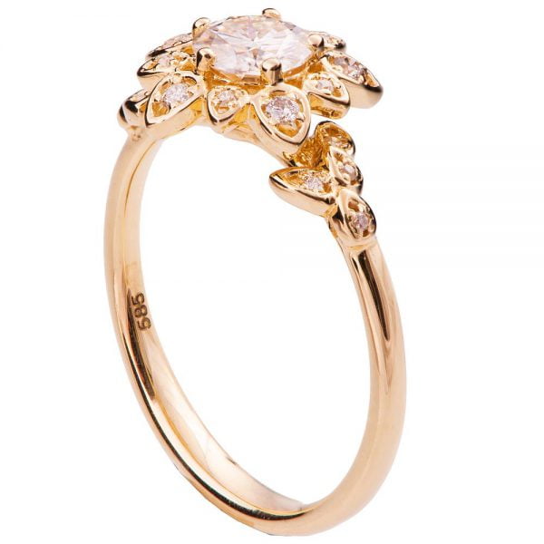 טבעת אירוסין וינטאג' מזהב אדום משובצת מואסניט ויהלומים Flower 2B טבעות אירוסין