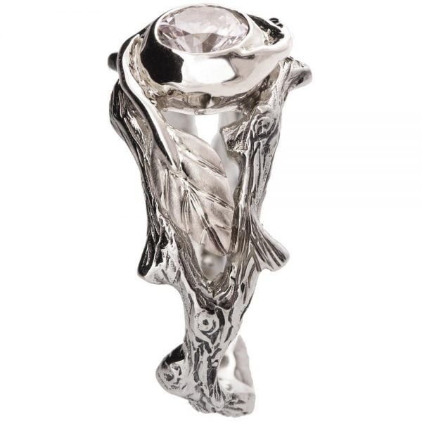 טבעת אירוסין בהשראת הטבע עשויה זהב לבן משובצת מואסניט – TWIG #8 טבעות אירוסין