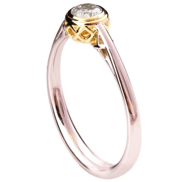 טבעת אירוסין מזהב לבן וצהוב משובצת מואסניט R017 טבעות אירוסין