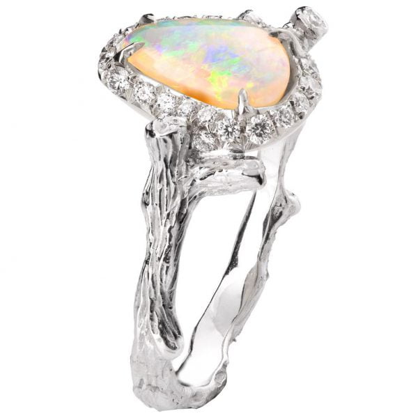 טבעת אירוסין בהשראת הטבע משובצת אופל אוסטרלי ויהלומים טבעיים עשויה פלטינה twig#10 טבעות אירוסין