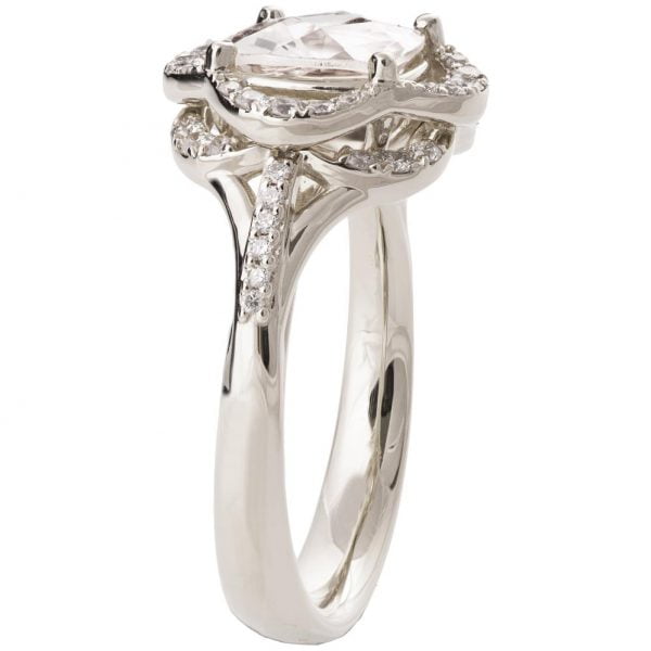 טבעת אירוסין וינטאג' מזהב לבן משובצת מואסניט ויהלומים R022 טבעות אירוסין