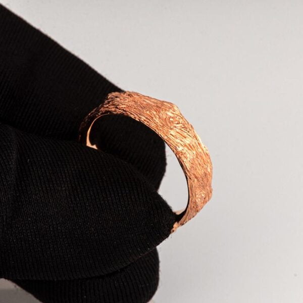 טבעת נישואין בהשראת הטבע עשויה זהב אדום Twig #9 טבעות נישואין