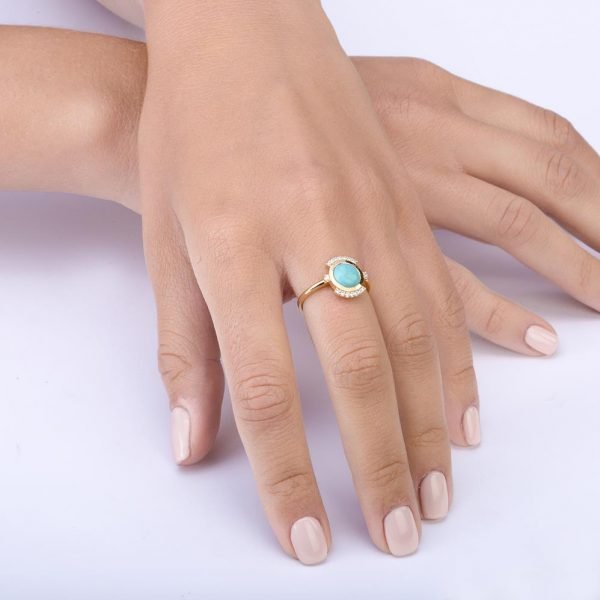 טבעת אירוסין משובצת אבן טורקיז ויהלומים עשויה זהב לבן טבעות אירוסין