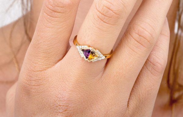 טבעת אלגנטית בשיבוץ יהלומים ואבני חן טבעיות עשויה זהב לבן #R026 טבעות אירוסין
