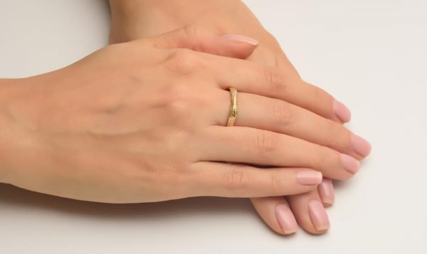 טבעת עדינה בהשראת הטבע עשויה זהב צהוב Twig #2 טבעות נישואין