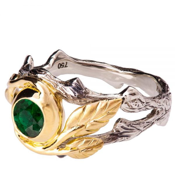 טבעת אירוסין בהשראת הטבע עשויה זהב לבן וצהוב ומשובצת באבן אמרלד TWIG #8 טבעות אירוסין