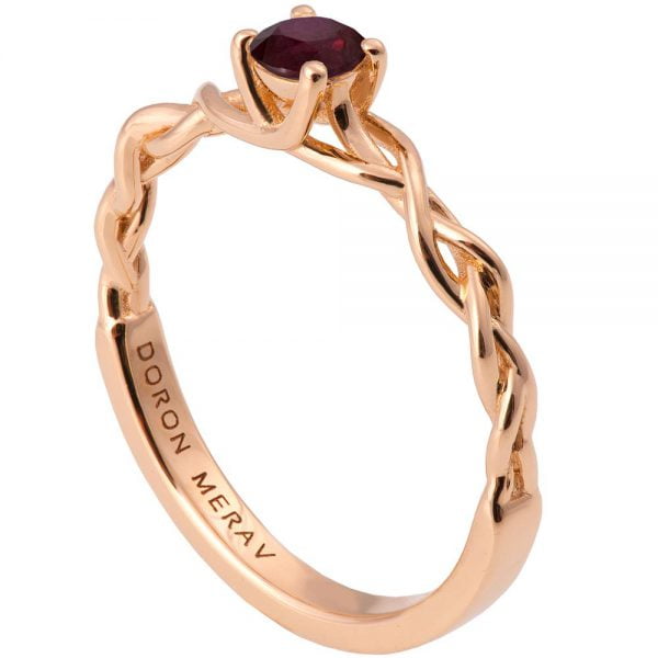 טבעת אירוסין קלועה ומשובצת באבן רובי עשויה זהב אדום BRAIDED#2S טבעות אירוסין