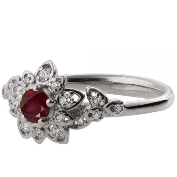 טבעת אירוסין אלגנטית בעיצוב פרח עשויה פלטינה ומשובצת רובי #FLOWER2B טבעות אירוסין