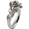 טבעת אירוסין בעיצוב ורד עשויה זהב לבן ומשובצת אמרלד #ROSE1 טבעות אירוסין