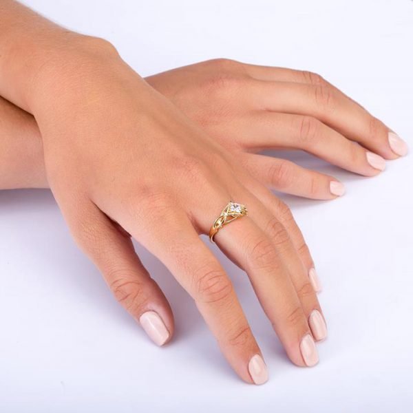 Celtic Bridal Set White Gold and Princess Cut Diamond ENG9 Catalogue