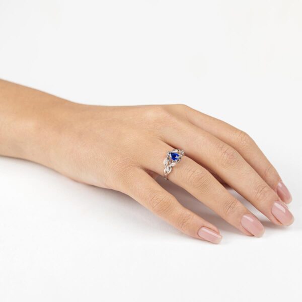 Leaves Engagement Ring White Gold and Pear Cut Sapphire Catalogue