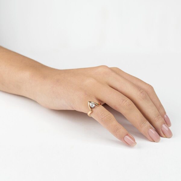 Rose Gold V Ring With Pear Shaped Diamond Catalogue