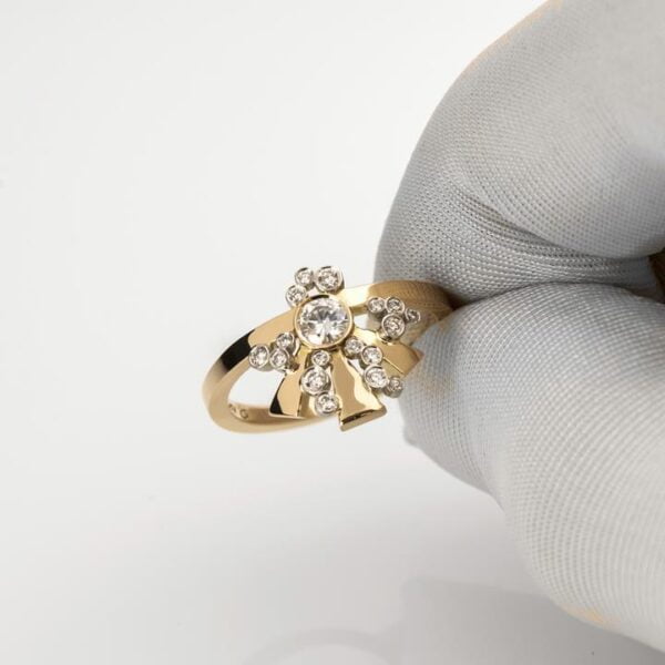 Sun Ring, Multi-Stone Diamond Ring Made of Gold and Platinum Catalogue